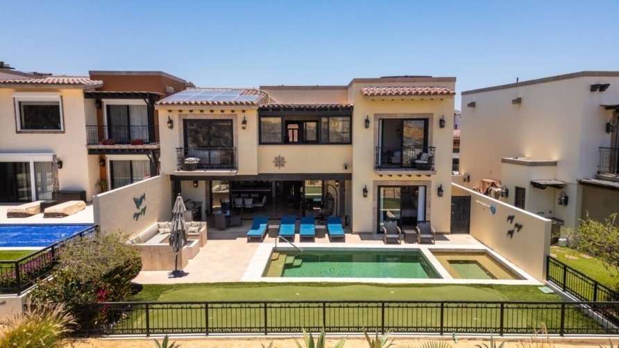 Copala 83 – AMAZING & LUXURIOUS 4BR villa w/ private pool, hot tub and access to Golf