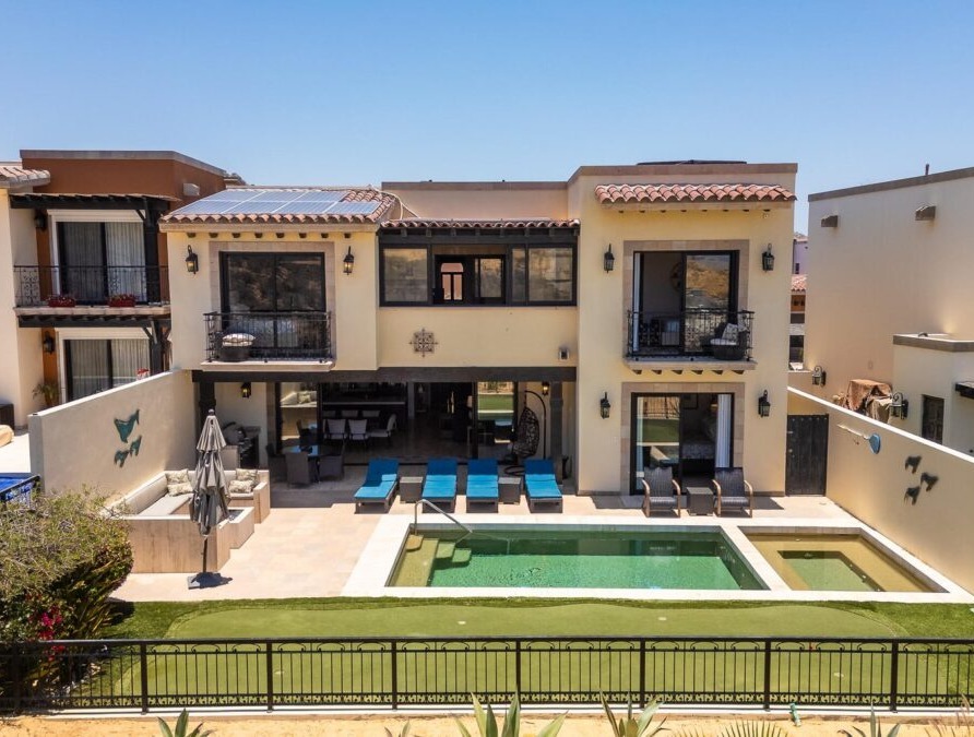 Copala 83 – AMAZING & LUXURIOUS 4BR villa w/ private pool, hot tub and access to Golf