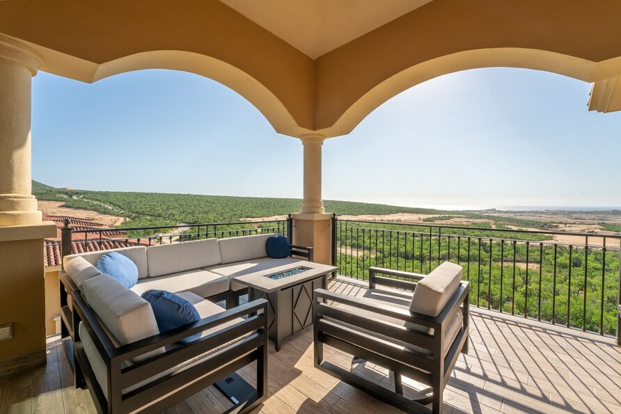 Mavila 2505 – NEW 3Bedroom Penthouse with Access to Golf and Restaurants!